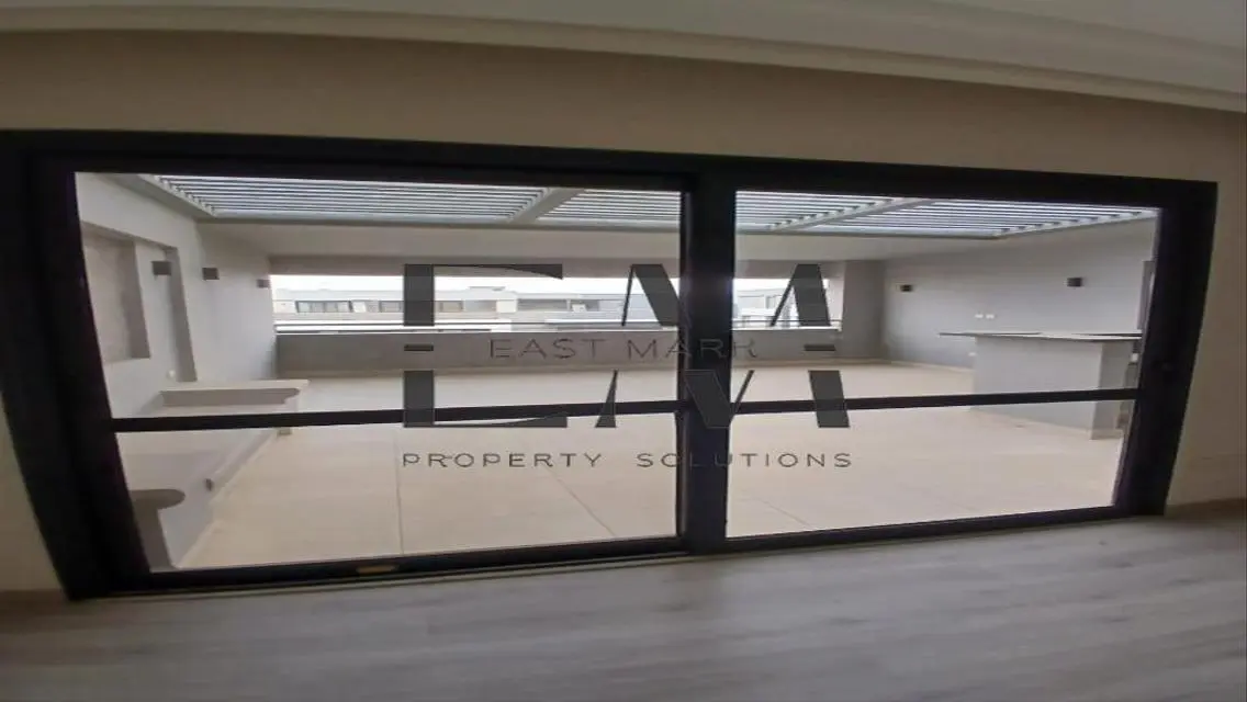 Exceptional Apartment with Central Air Conditioning and Dressing Room