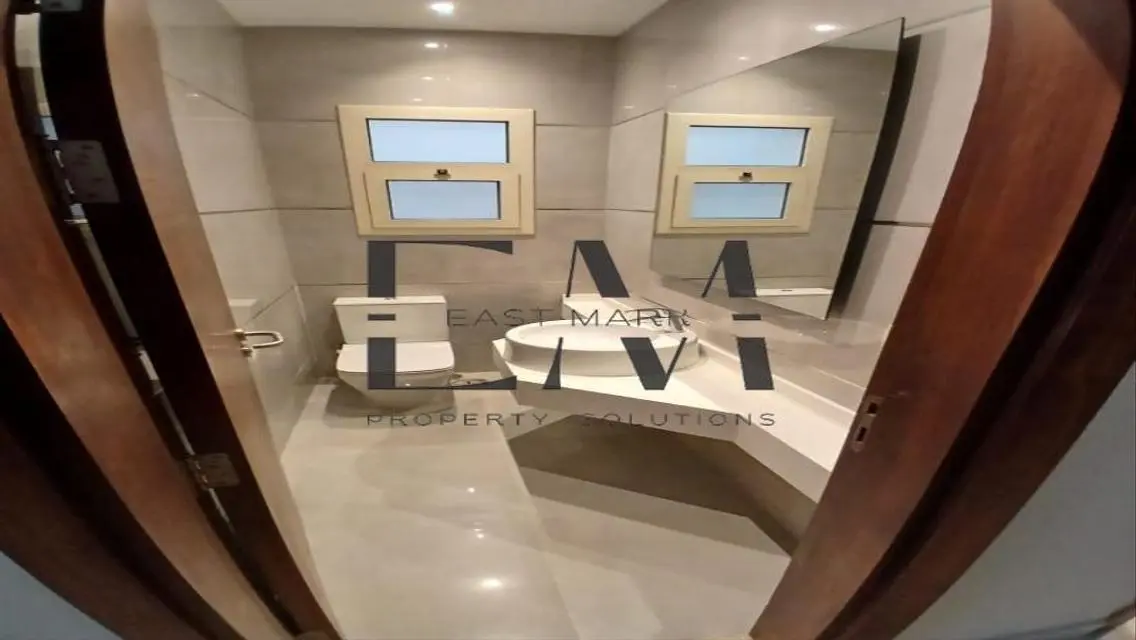 Exceptional Apartment with Central Air Conditioning and Dressing Room