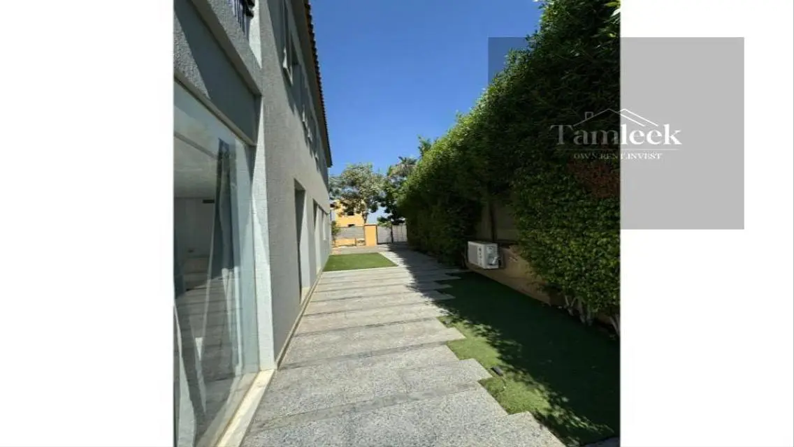 Luxury Villa for Sale with Spacious Living