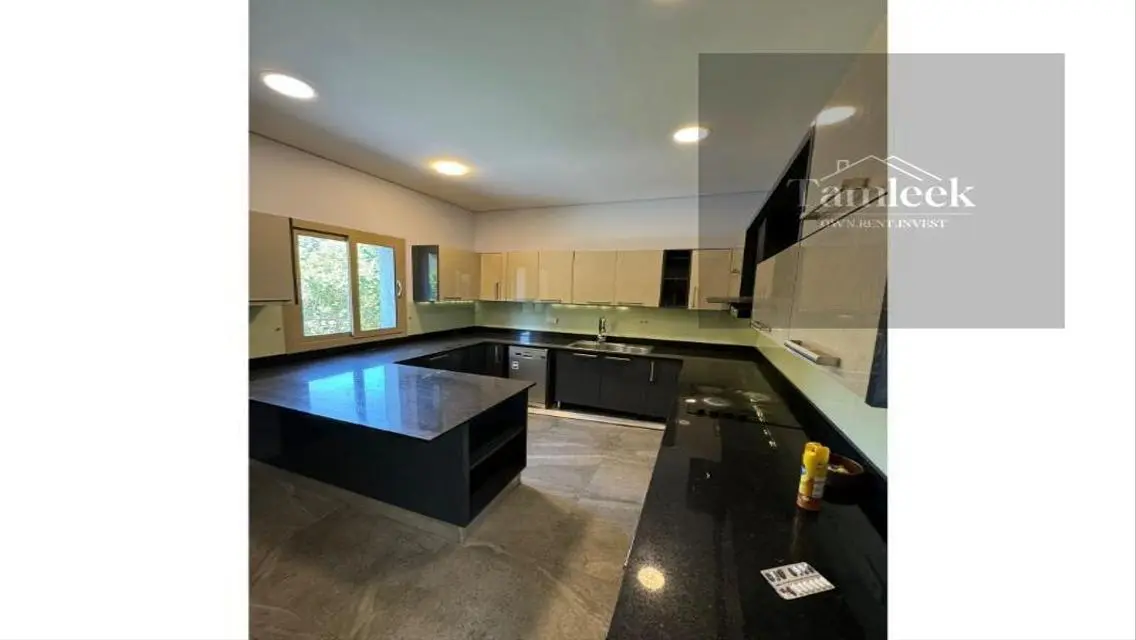 Luxury Villa for Sale with Spacious Living
