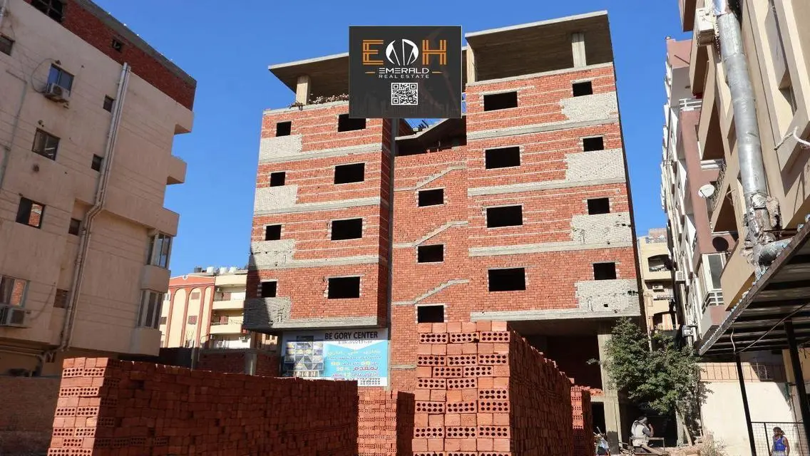 شقة فاخرة للبيع بإطلالة ساحرة بسعر مغري