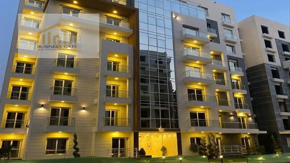 Luxurious 6-Bedroom Apartment with Stunning Lake View