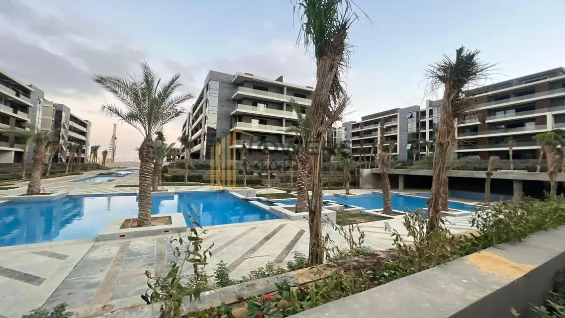 Stunning Apartment with Lake View