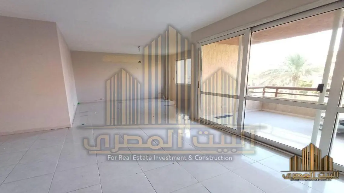 شقة فاخرة 3 غرف نوم بمساحة كبيرة وإطلالة رائعة