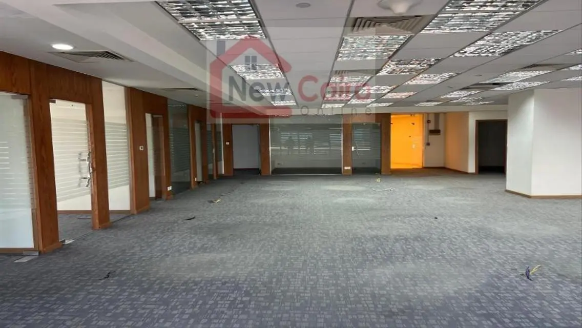 عقار فاخر بمساحة 1500 متر متاح للبيع