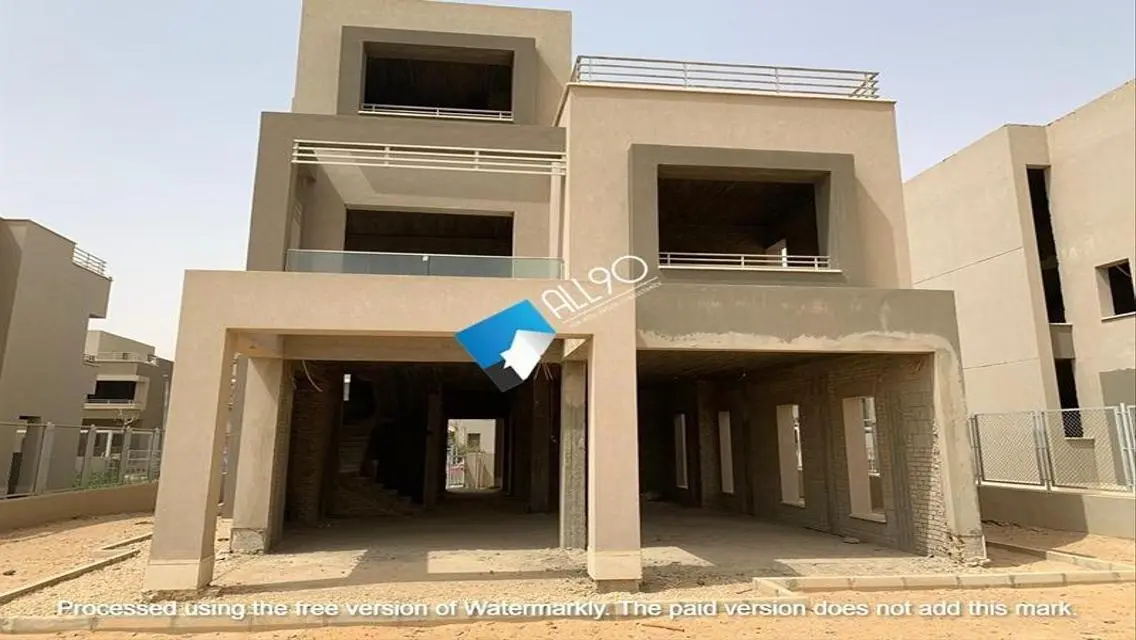 عقار مميز مع حديقة ومسبح خاص