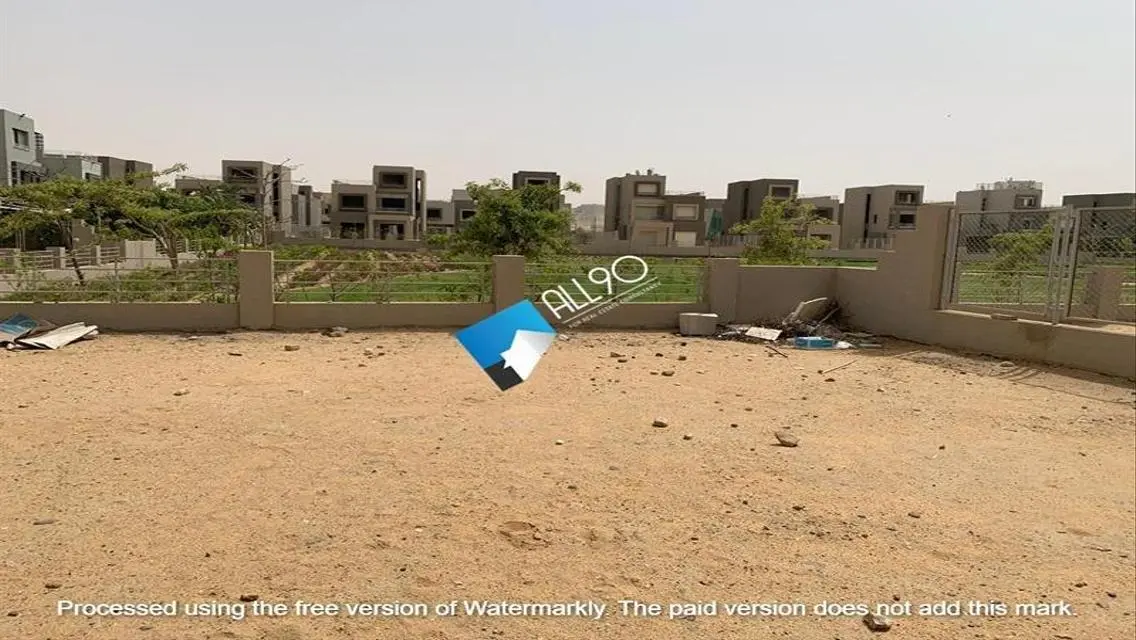 عقار مميز مع حديقة ومسبح خاص