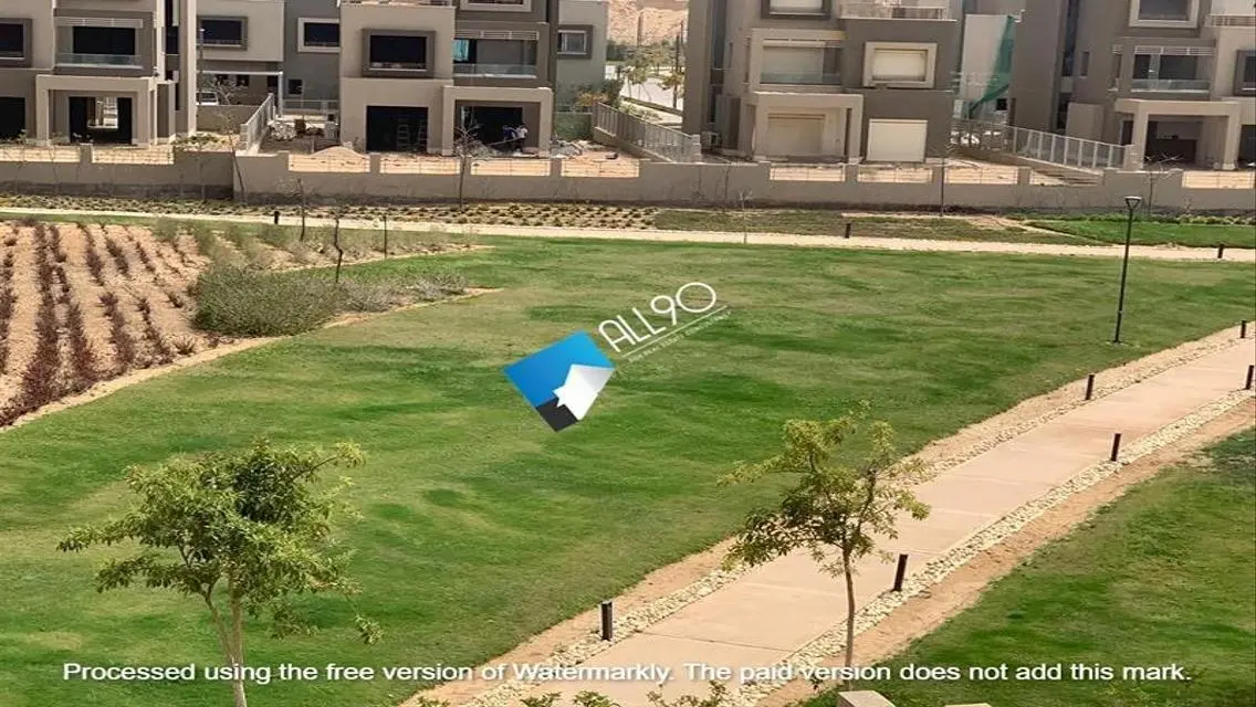 عقار مميز مع حديقة ومسبح خاص