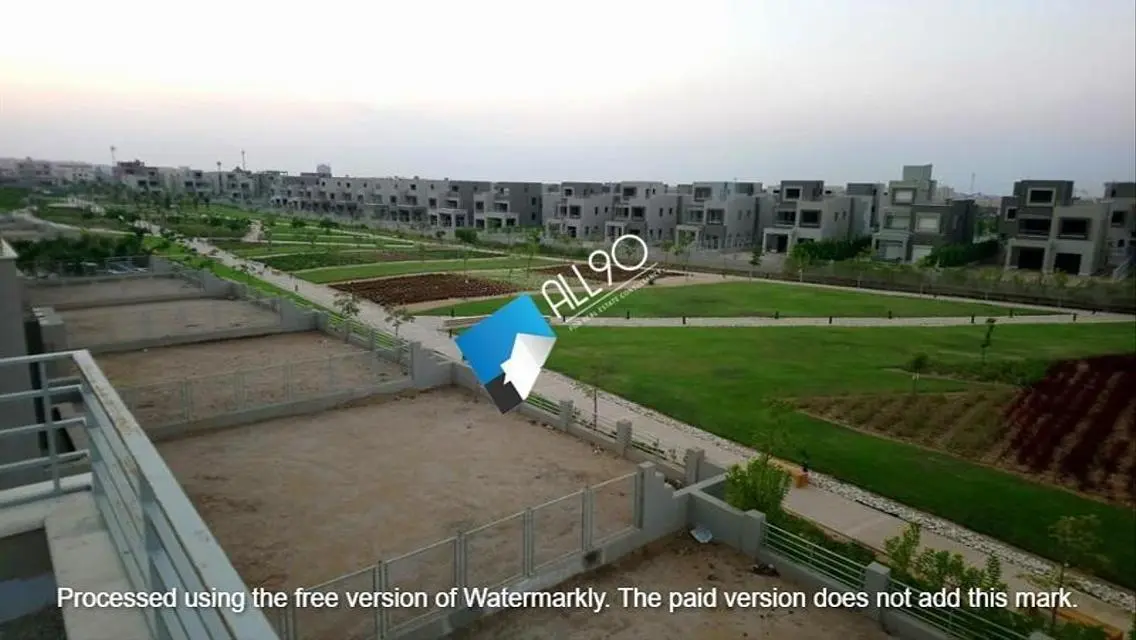 عقار مميز مع حديقة ومسبح خاص