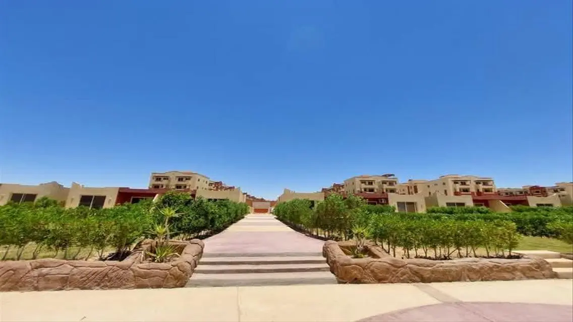 فيلا فاخرة بمساحة واسعة وحديقة خاصة