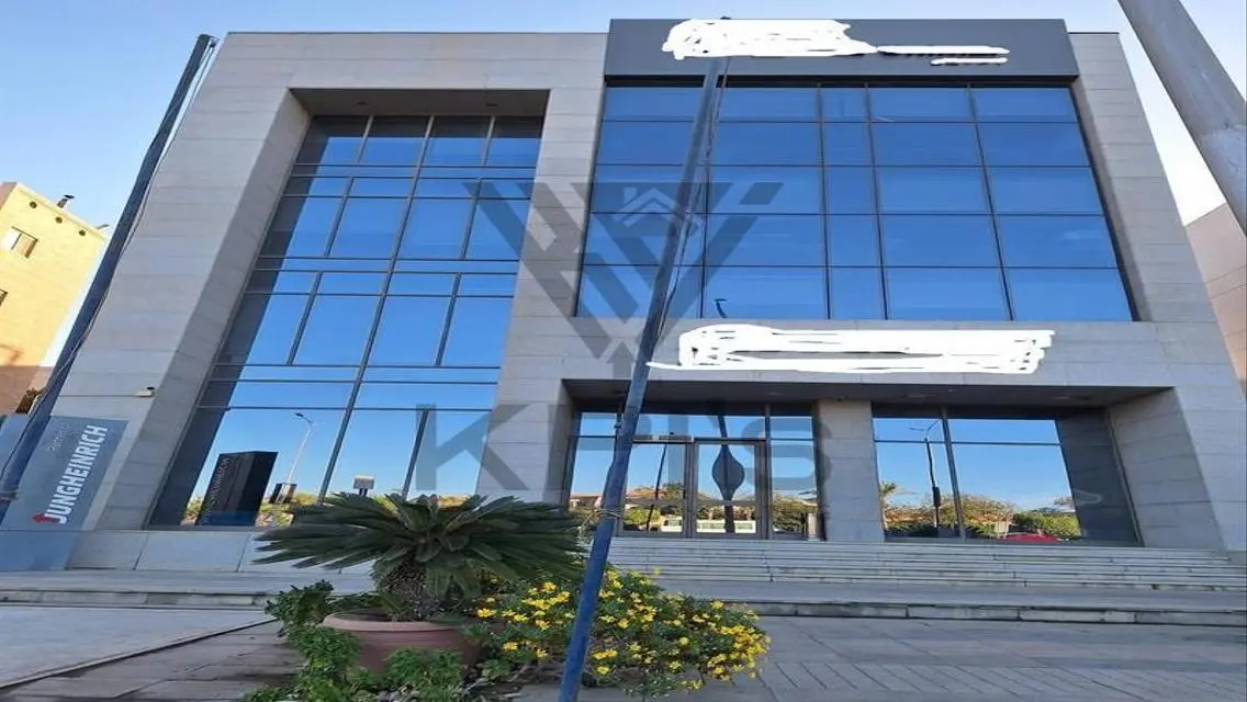 شقة رائعة للبيع بمساحة 156 متر بسعر مغري