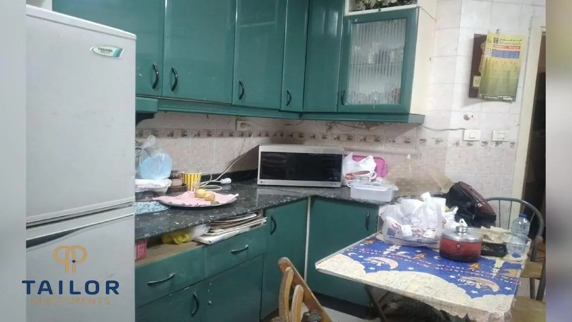 شقة فاخرة بمساحة 302 متر مربع بموقع متميز