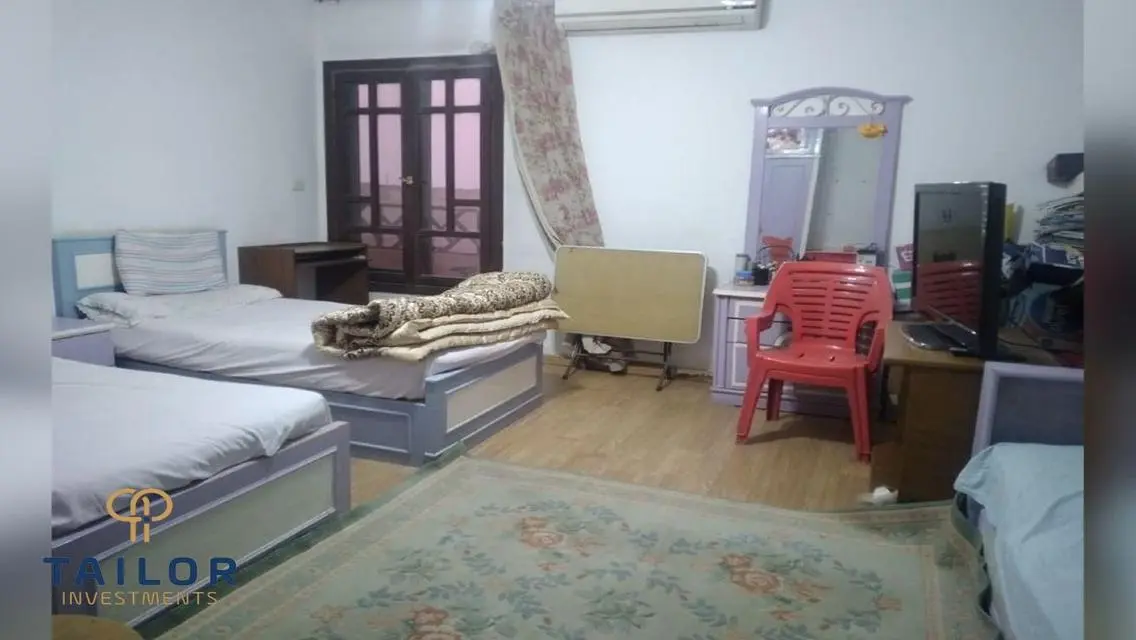 شقة فاخرة بمساحة 302 متر مربع بموقع متميز