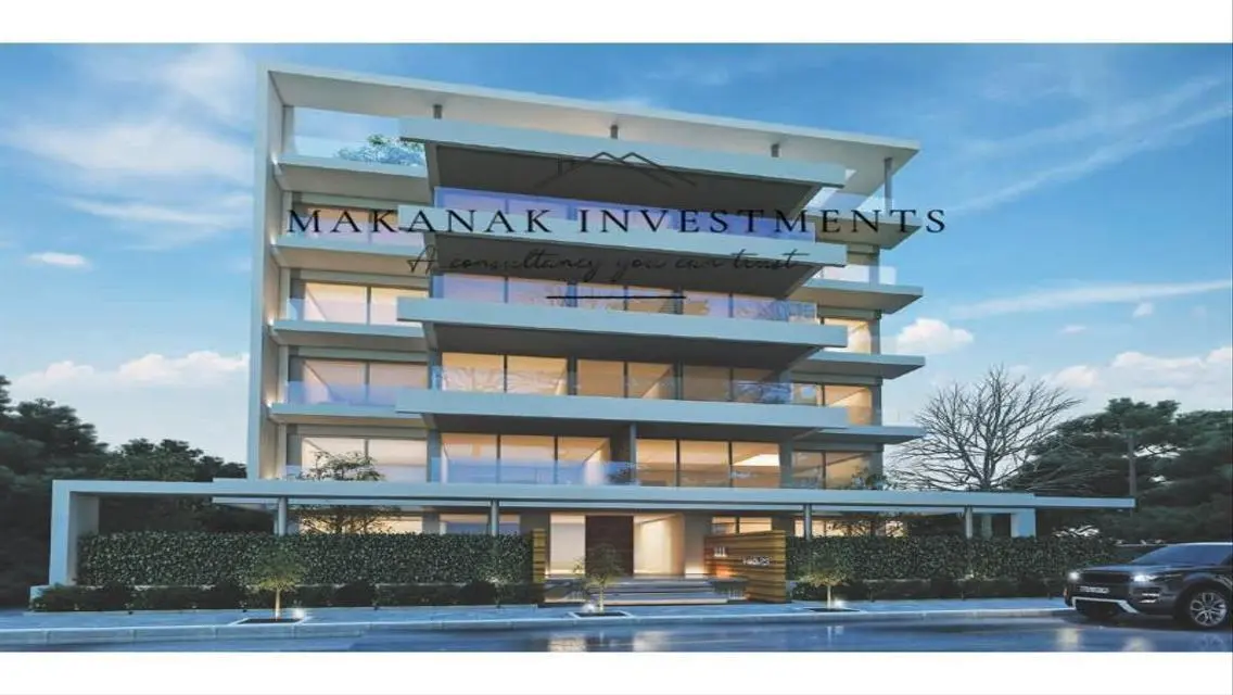 Luxury Apartment Overlooking the Lake in the City Center