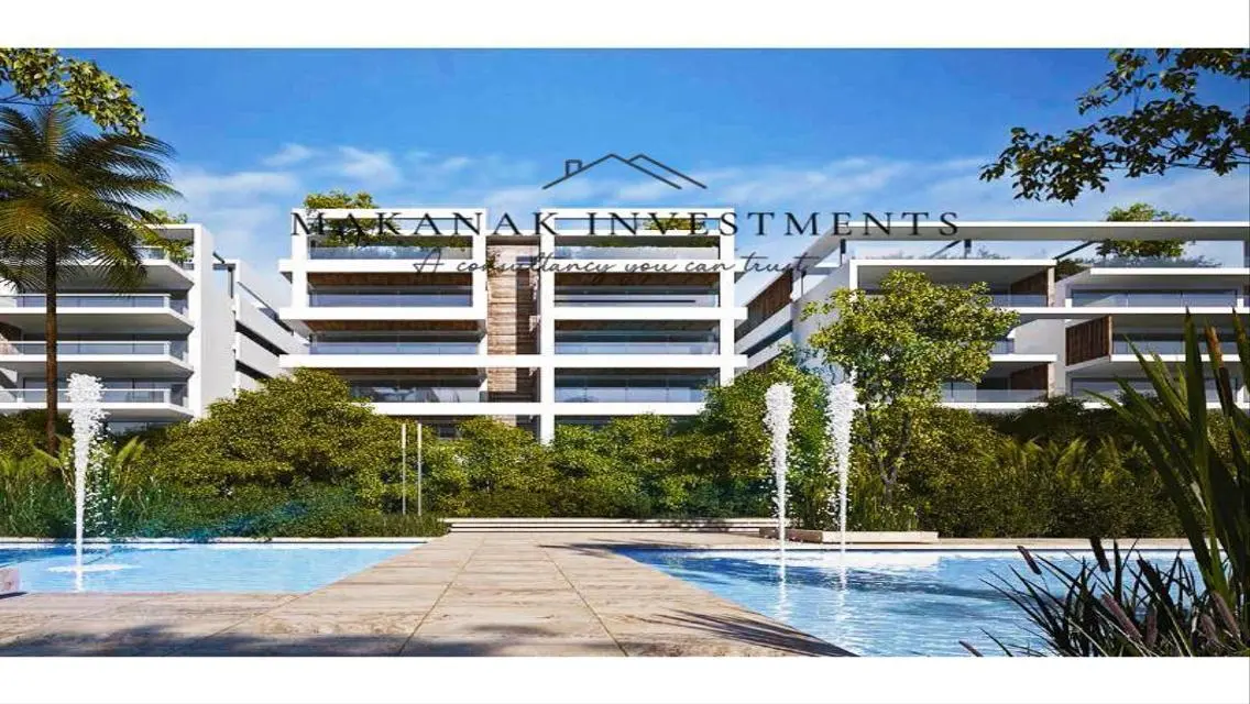 Luxury Apartment Overlooking the Lake in the City Center