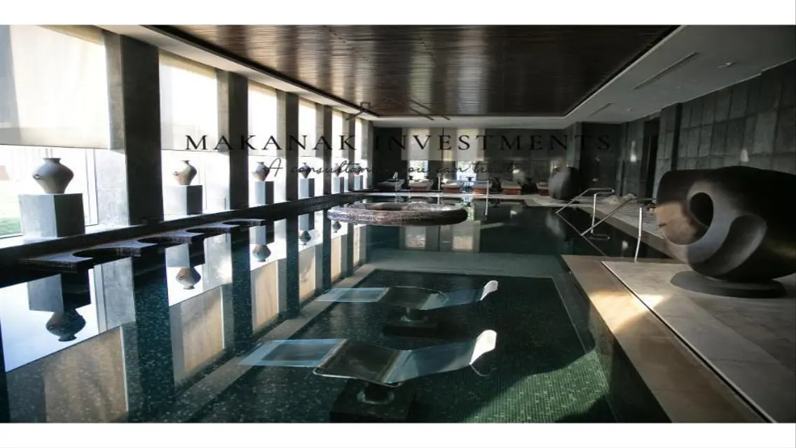 Luxury Apartment Overlooking the Lake in the City Center