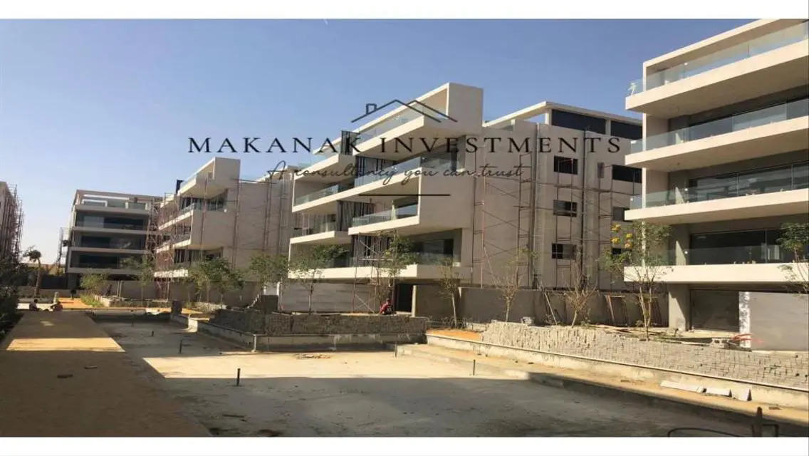 Luxury Apartment Overlooking the Lake in the City Center