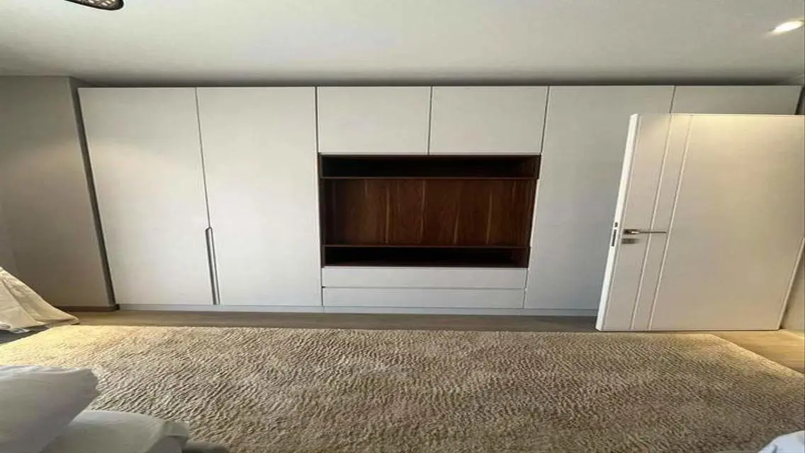 Luxury Apartment Overlooking Lakes with Premium Amenities