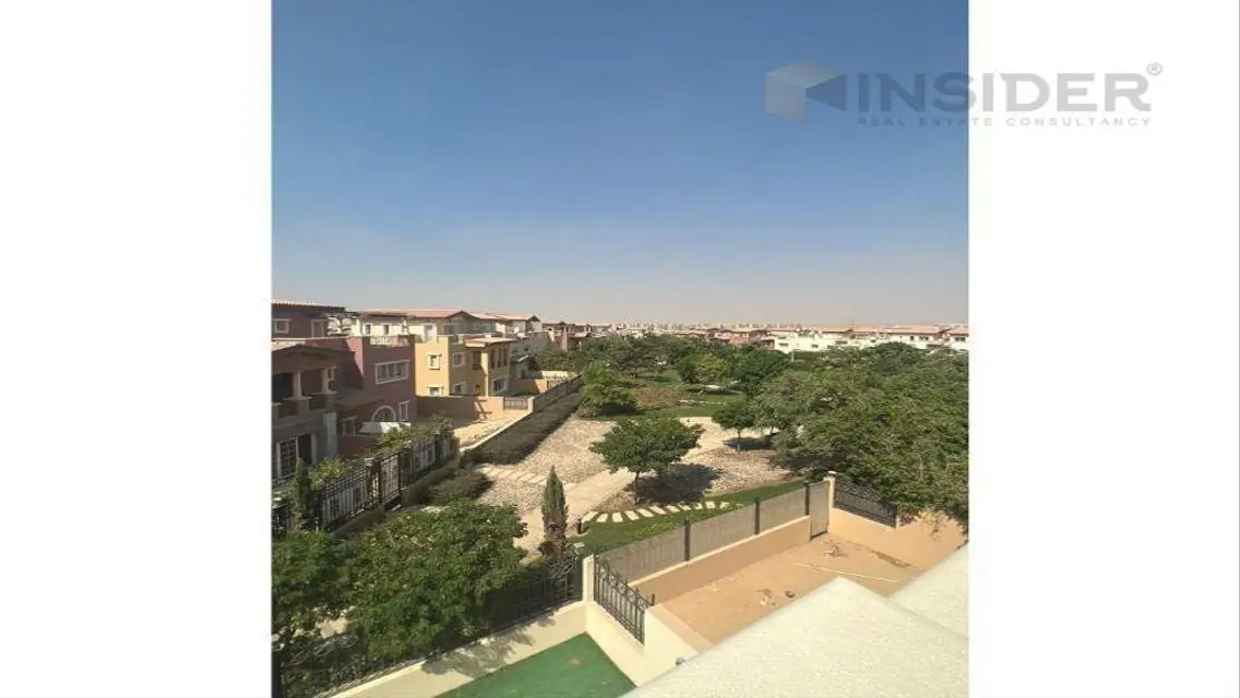 شقة فاخرة بإطلالة على البحيرات للبيع