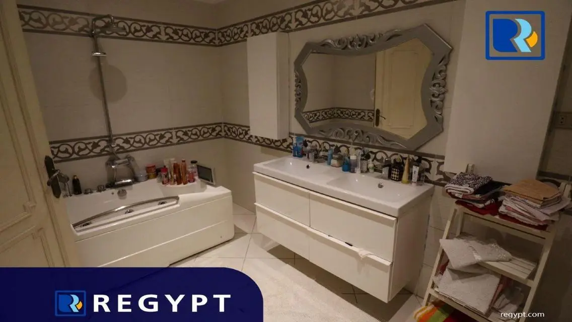 شقة فاخرة مطلة على معلم رئيسي - فرصتك الذهبية