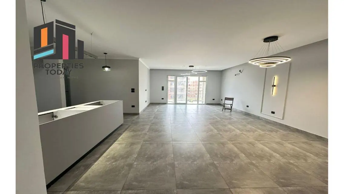 Luxury Apartment for Sale with Spacious Layout at an Attractive Price