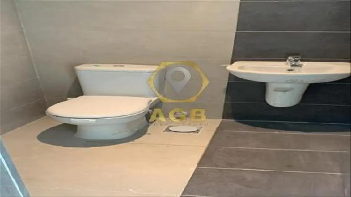عقار متميز للايجار بتسهيلات رائعة