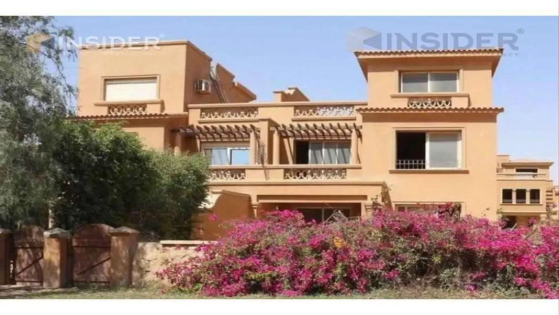 Luxurious Villa with Shared Pool in Cairo
