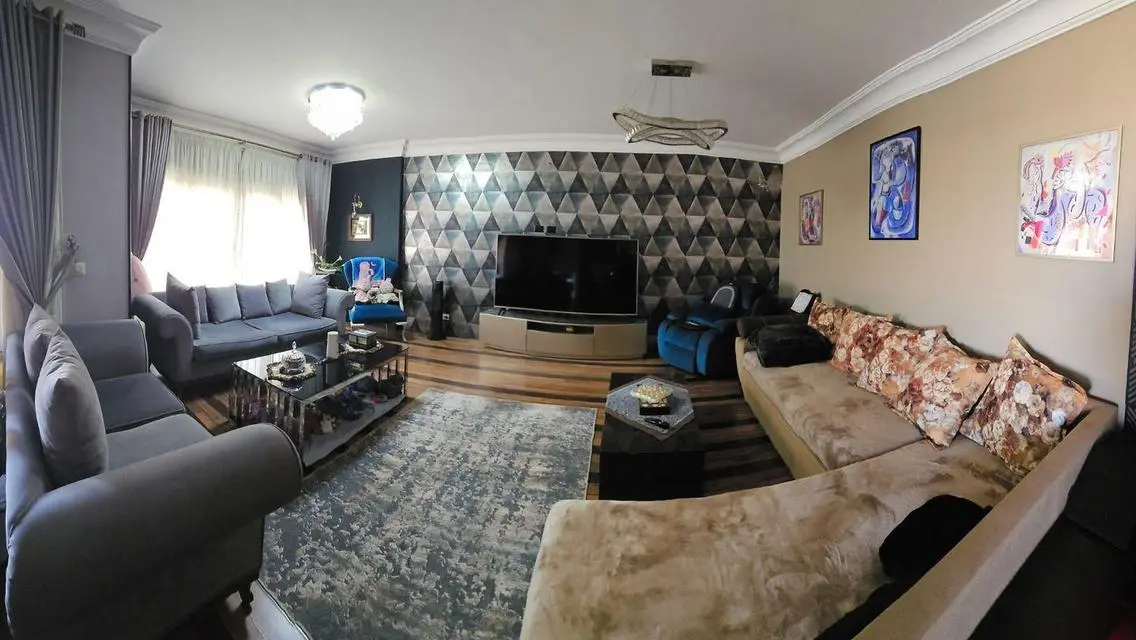Luxury Apartment with Balcony in the Heart of the City