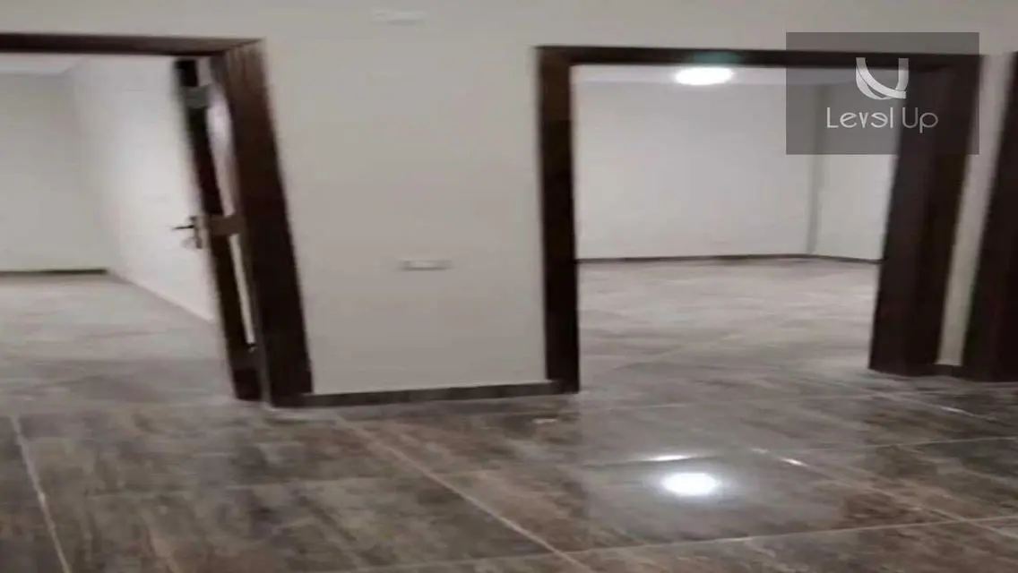 شقة فاخرة للإيجار بحي متميز