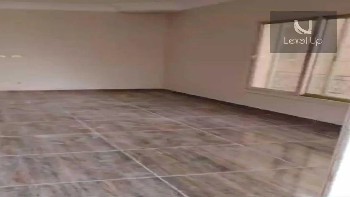 شقة فاخرة للإيجار بحي متميز