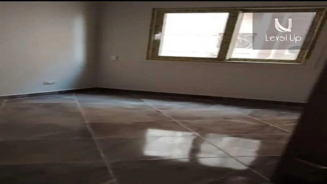 شقة فاخرة للإيجار بحي متميز