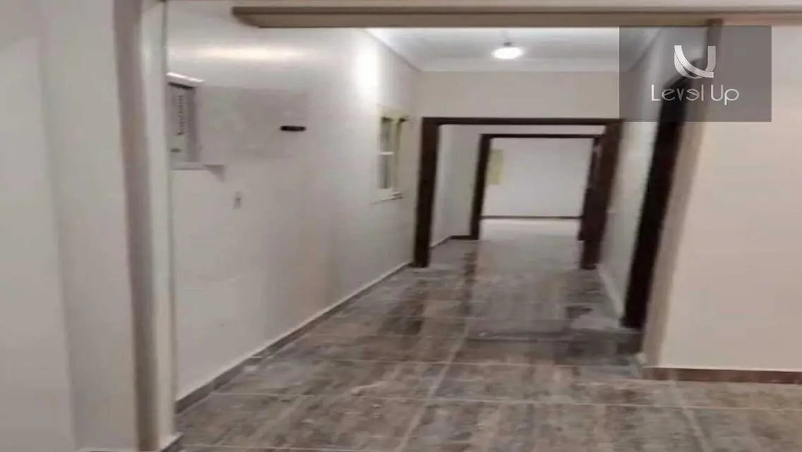شقة فاخرة للإيجار بحي متميز