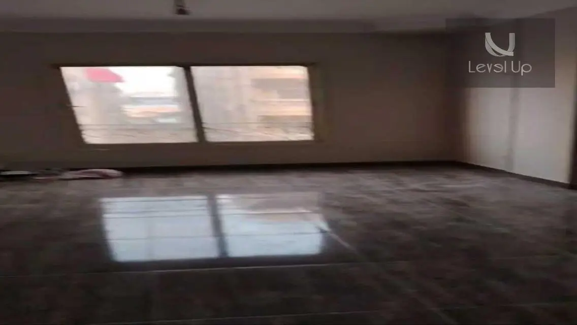 شقة فاخرة للإيجار بحي متميز