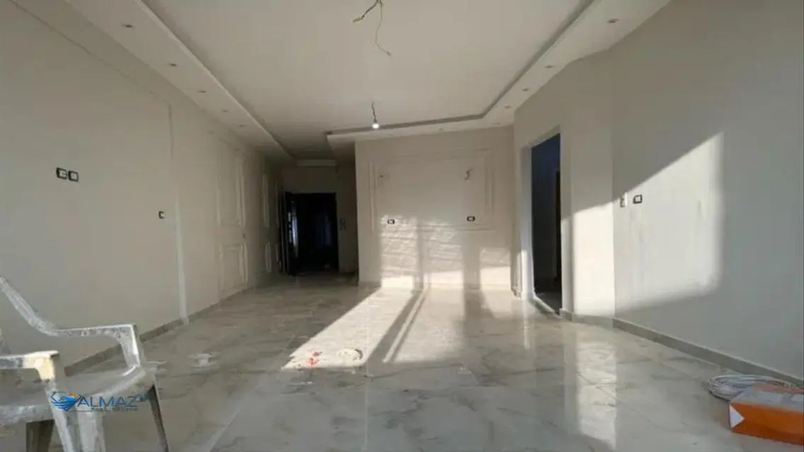 Luxury Apartment with 500 Meter Space and Security