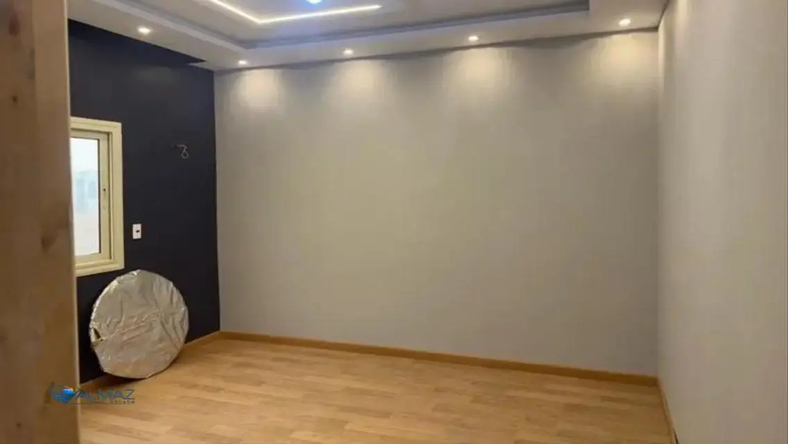 Luxury Apartment with 500 Meter Space and Security