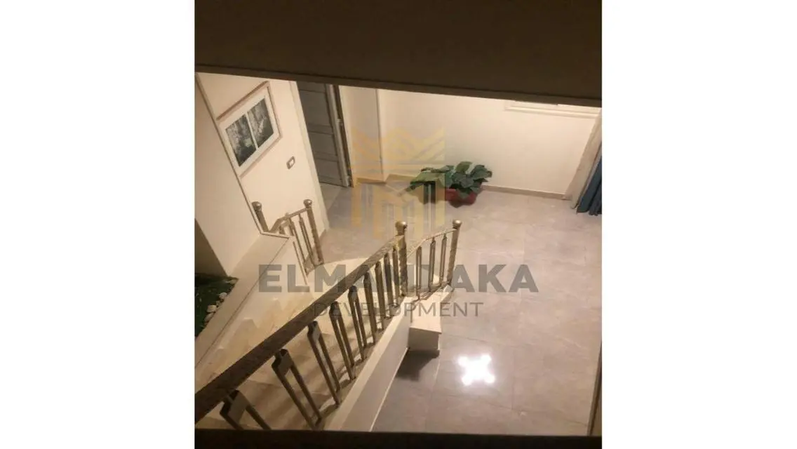 فيلا رائعة للبيع في قلب المدينة