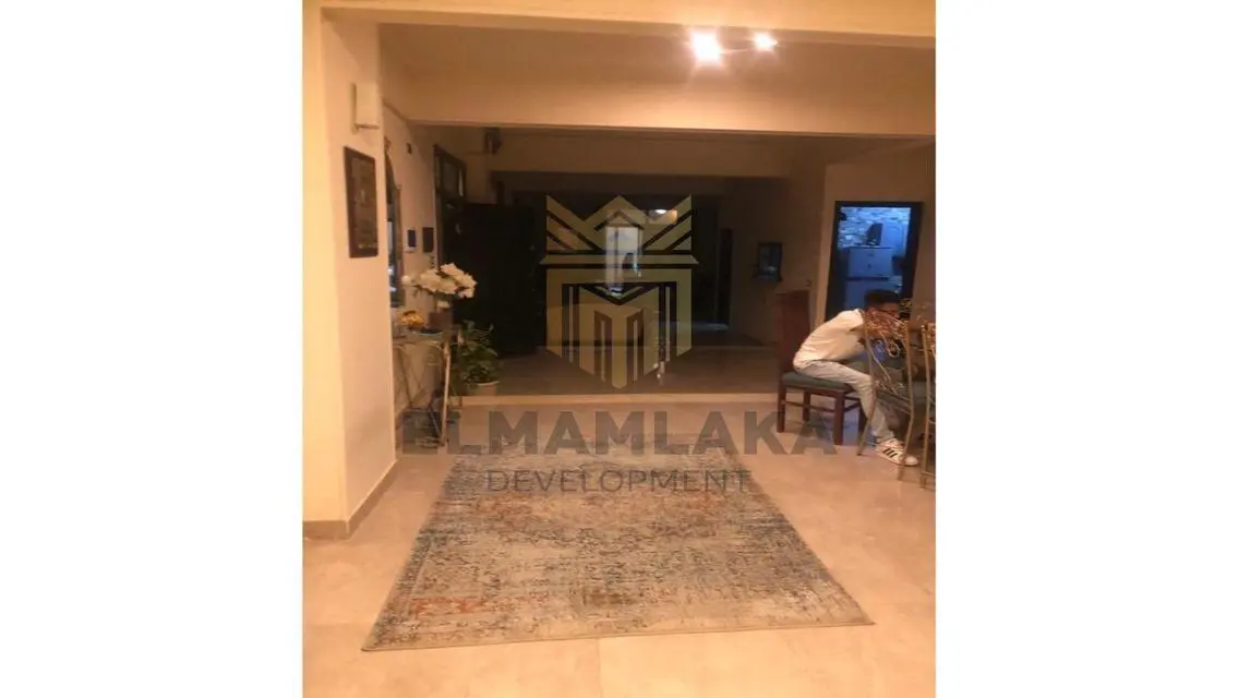 فيلا رائعة للبيع في قلب المدينة