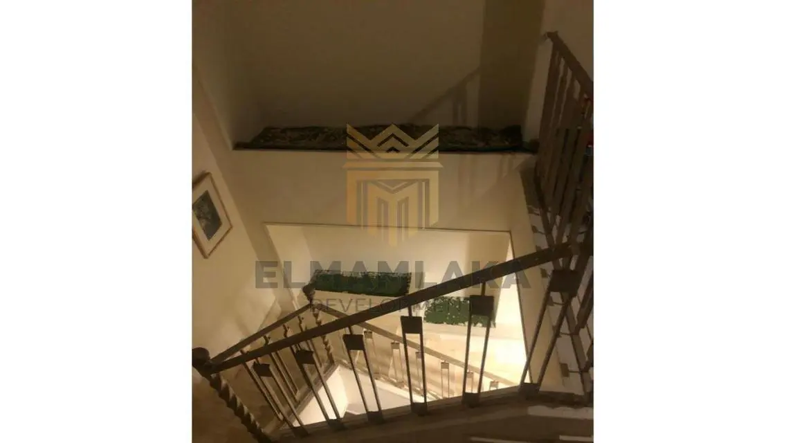 فيلا رائعة للبيع في قلب المدينة