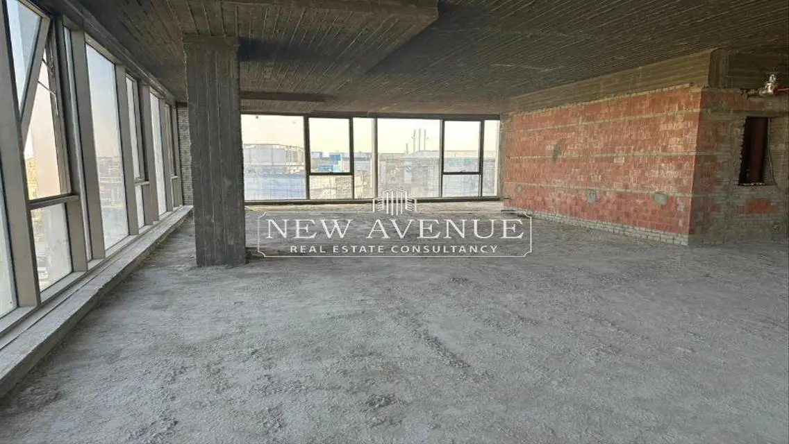 Invest in a Luxurious 250 sqm Office