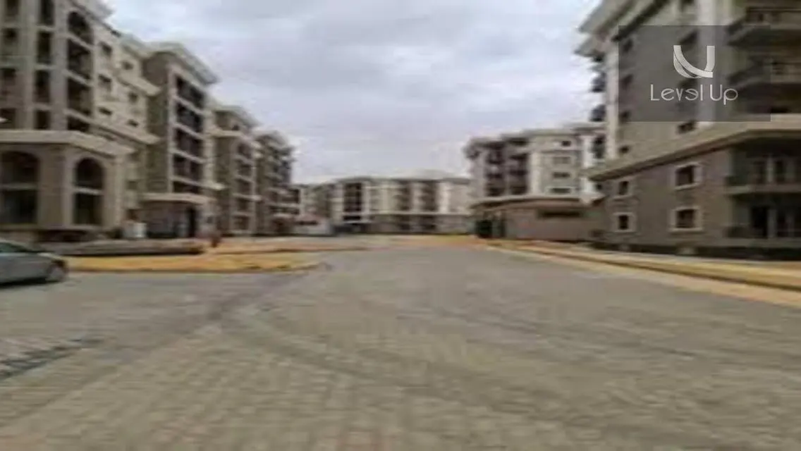 شقة رائعة للبيع بإطلالة مميزة