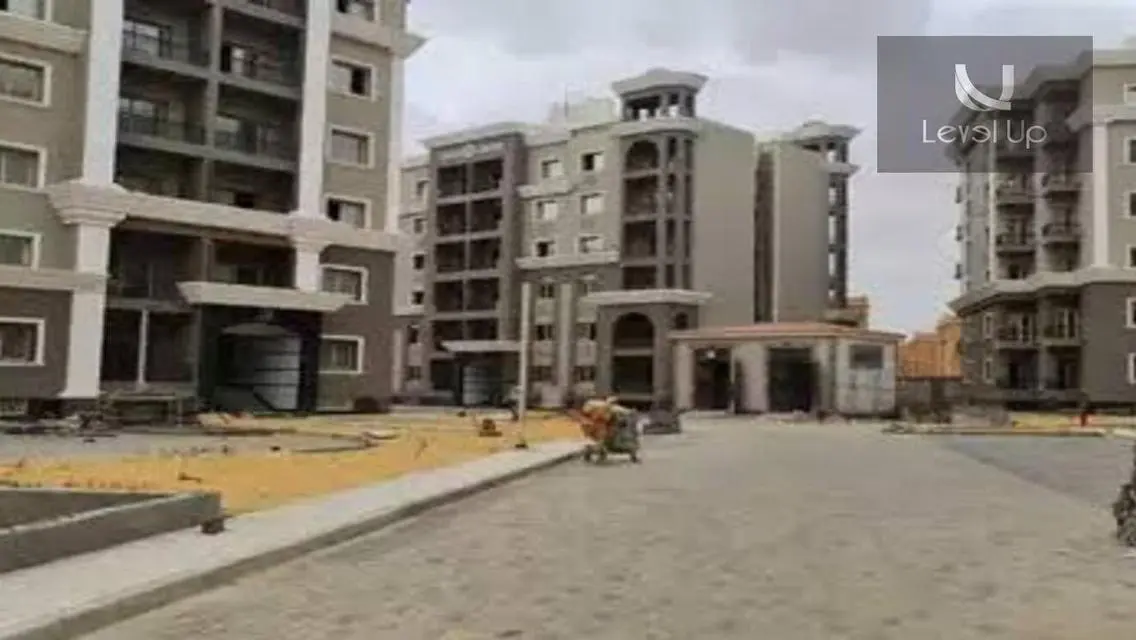 شقة رائعة للبيع بإطلالة مميزة