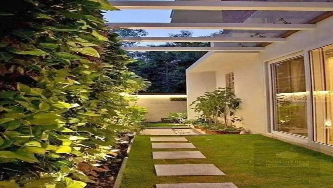 Luxury 170 sqm Apartment with Private Garden and Stunning View