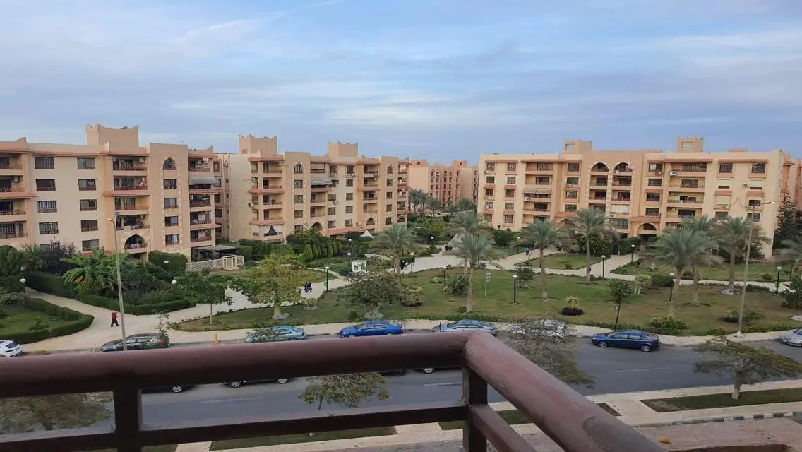 شقة فاخرة مكونة من 3 غرف نوم للبيع