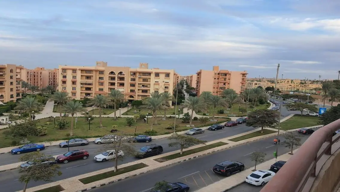 شقة فاخرة مكونة من 3 غرف نوم للبيع