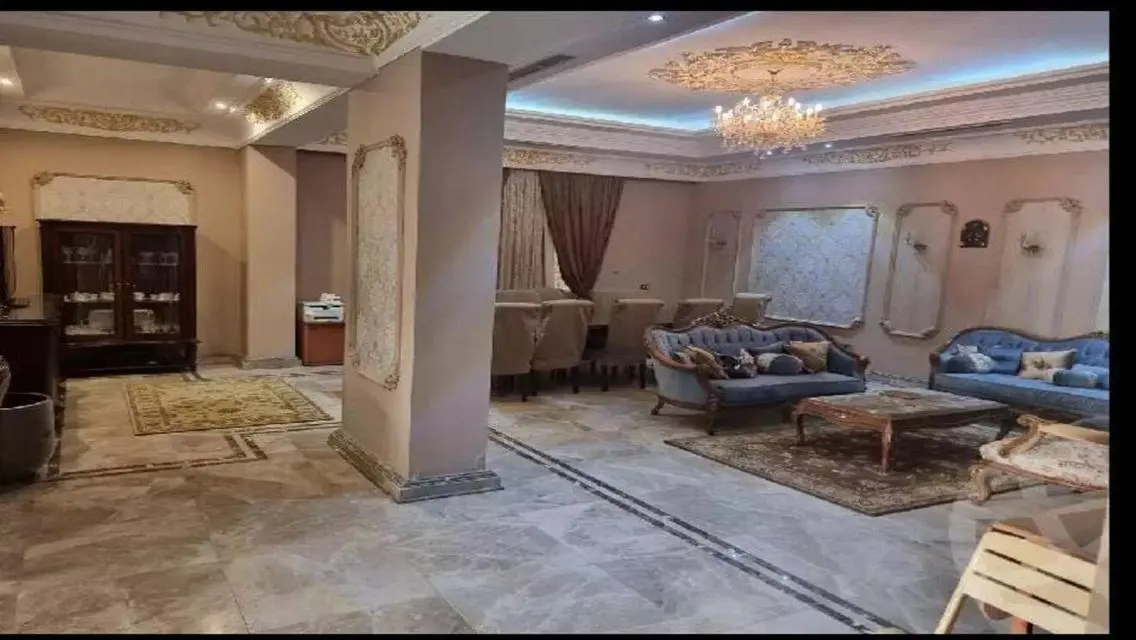 شقة فاخرة للبيع بمساحة 626 متر مربع