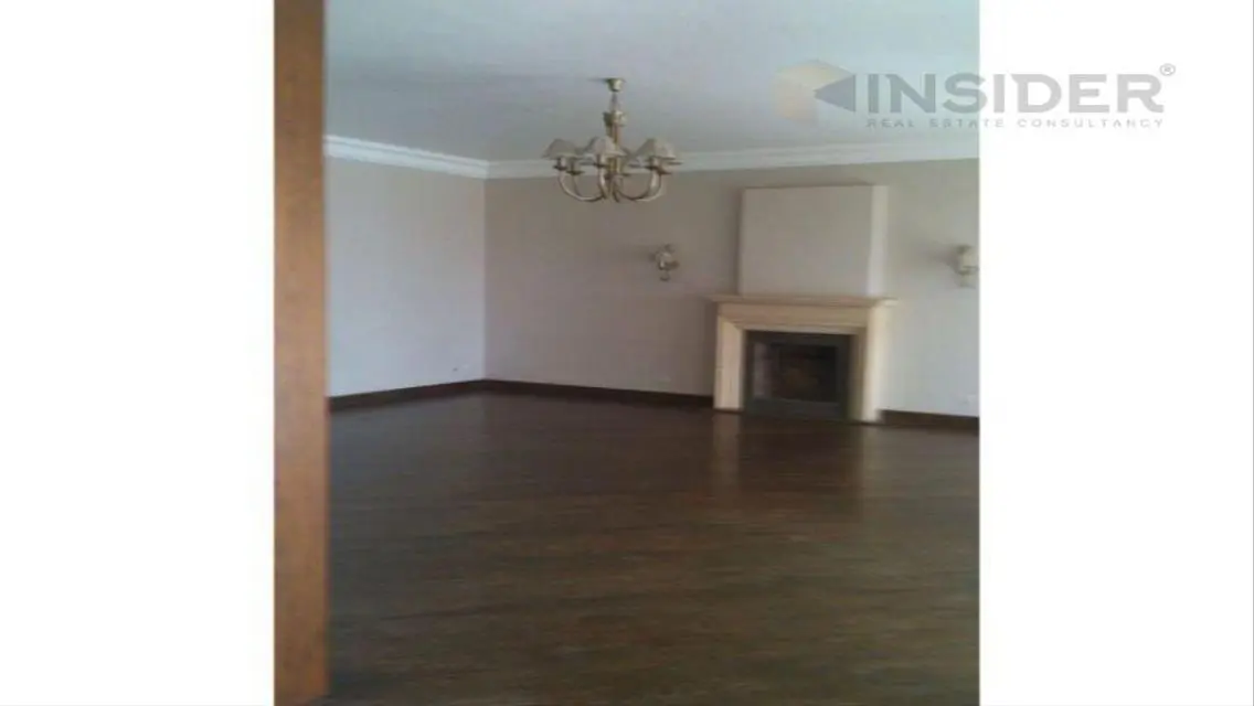 Luxury Apartment Overlooking Lakes - 475 sqm