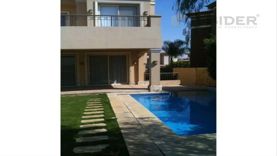 Luxury Apartment Overlooking Lakes - 475 sqm
