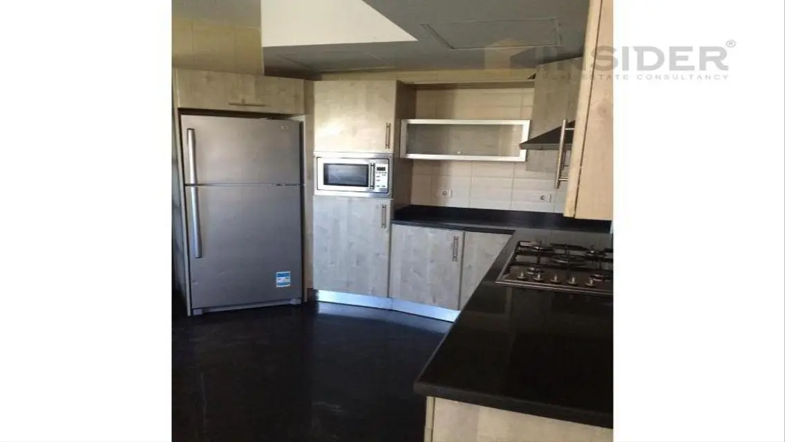 Luxury Apartment Overlooking Lakes - 475 sqm