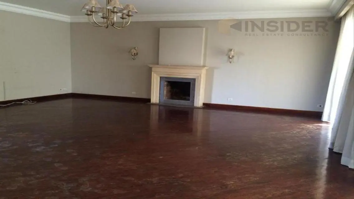 Luxury Apartment Overlooking Lakes - 475 sqm