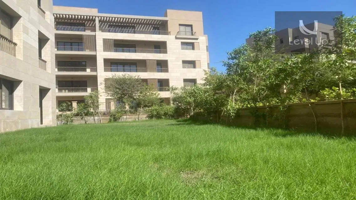 شقة فاخرة بإطلالة رائعة في موقع متميز